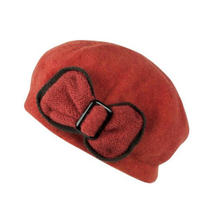 Beret Urok kokardy