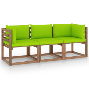 Ogrodowa sofa 3-os. z palet, z jasnozielonymi poduszkami, sosna