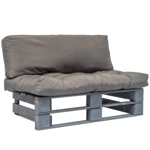Sofa ogrodowa z palet z szarymi poduszkami, drewno