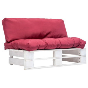 Sofa ogrodowa z palet z czerwonymi poduszkami, sosna