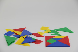 Tangram dla ucznia w 4 kolorach zestaw 28 części