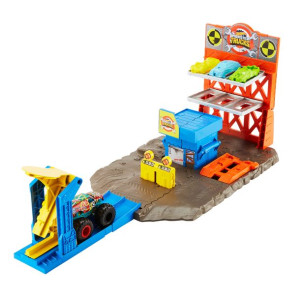 Hot Wheels - Monster Trucks - Demolka Na Stacji - Mattel - Hfb12