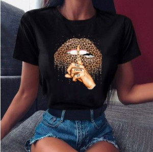 Modny t-shirt damski z nadrukiem usta 3D XXL CZARNY