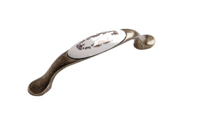 Uchwyt porcelanowy GTV Ornament 96 mm antyczny mosiądz