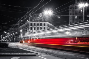Warszawa Nocne Ulice Mknący Tramwaj - plakat premi