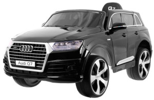 lakierowane Audi O7 QUATRO + panel audio + pilot