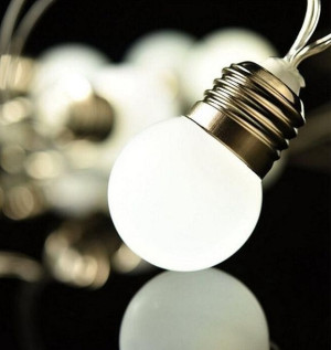 Girlanda żarówek na balkon solarna Led 10 lampek 1,3 metra długości
