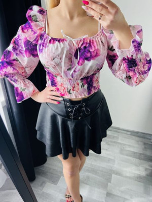 Krótki top w kwiaty fioletowy