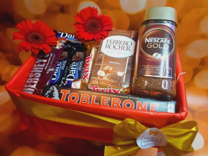 Prezent na Dzień Matki kawa i czekolada