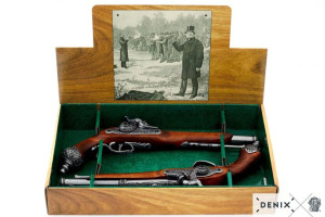 REPLIKI DWA PISTOLETY BRESCIA w lakierowanym pudełku DENIX MODEL 2-1013 G