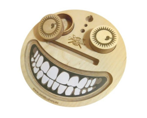 Zestaw RollingBoard Smile – bibułki , młynek, filterki, zapalniczka