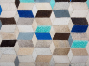 Dywan patchwork skórzany 140 x 200 cm beżowo-niebi