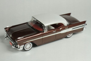 Goldvarg Pontiac Star Chief, czerwony