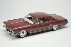 Goldvarg Buick Riviera, burgund