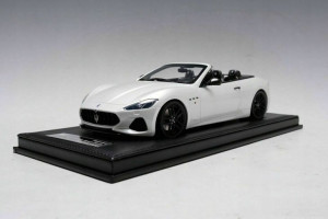 Motorhelix Maserati GC Sport, 2019, biała perła