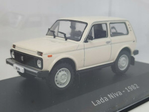 Hachette Lada Niva, biały