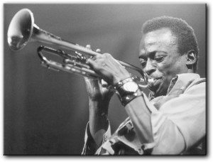Obraz - Miles Davis grający, 100x75 cm