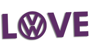 Wycinana naklejka LOVE VW volkswagen fioletowa