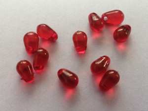 Łezki Plastik Czerwone 6x9mm 50szt
