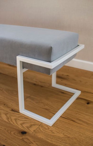 ławeczka tapicerowana loft białe nogi tkanina plamoodporna