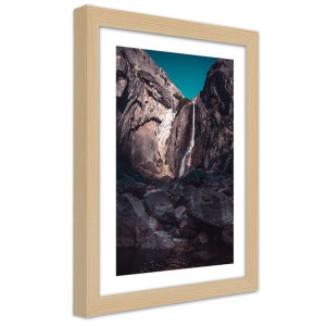 Plakat w ramie naturalnej, Wodospad wśród wysokich skał - 20x30