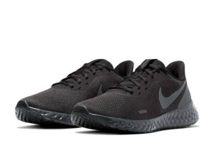 Buty męskie sneakersy Nike Revolution 5