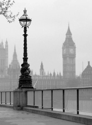 Fototapeta Flizelinowa Londyn Mgła Big Ben 192x260