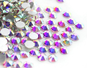CYRKONIE SWAROVSKI ss10 CRYSTAL AB opalizujące 2,8
