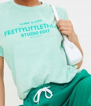 PRETTYLITTLETHING Bawełniany T-shirt zielona M