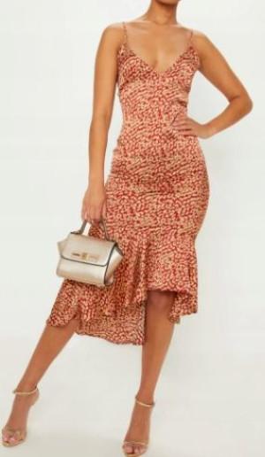 PRETTYLITTLETHING czerwona sukienka w panterke 42