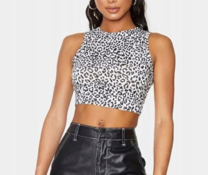 PrettyLittleThing Panterkowy crop top 40
