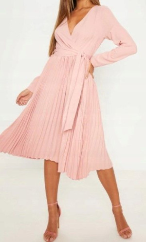 PrettyLittleThing różowa plisowana SUKIENKA 38