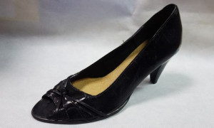 -80% czółenko skórzane czarne słupek bez palcy38