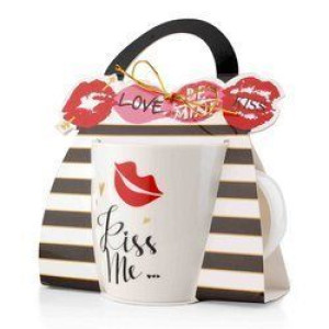 Kubek KIss Me 335 ml w ozdobnej torebce