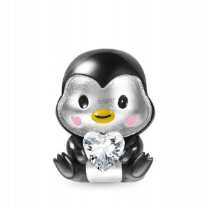 GNOCE - Cute Penguin Embraces Heart