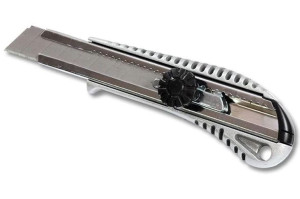 Nóż z ostrzem łamanym 18mm S-17540 Stalco
