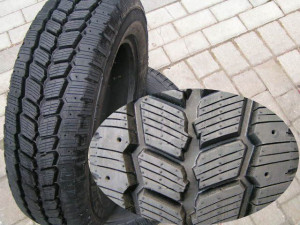 1X Opony zimowe 235/65 r16 C Snow-Ice Bieżnikowane