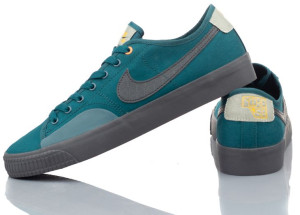 Buty Nike Sb Blzr Court Dvdl Cz5605 301 R-44