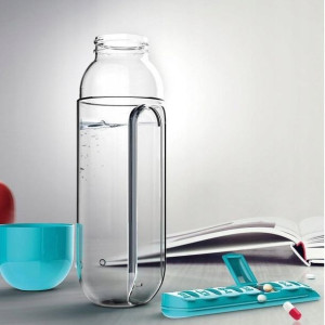 Turystyczny Bidon Z Organizerem Na Leki 600ml 2w1