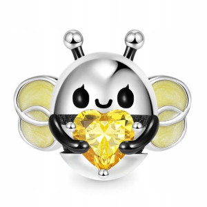 GNOCE - Charms Bee Embraces Heart