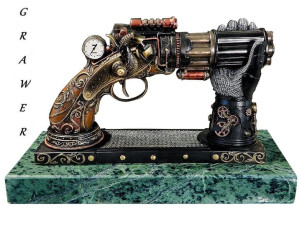 Pistolet sześciolufowy na cokole Steampunk Veronese grawerunek (1)