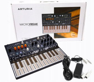 Arturia MicroFreak SYNTEZATOR + KABLE MIDI w 24h