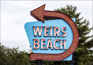 Neon sign to Weirs Beach, New Hampshire., Carol Highsmith - plakat 42x29,7