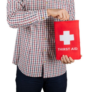 PIERSIÓWKA Thirst Aid Gigantyczna Na prezent