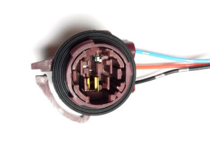 Gniazdo do żarówek P27W/7W 3157 3057 W2,5x16q 1szt