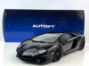 Lamborghini Aventador LP750-4 SV Nero AUTO Art 1:18