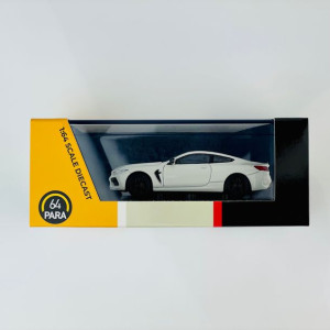 BMW M8 Coupe Alpine White RHD Para 64 1:64