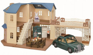 Sylvanian Families - 4w1: Domek - Auto - Figurka - Meble - 5669