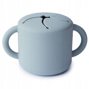 Kubek niewysypek na przekąski Mushie Powder Blue