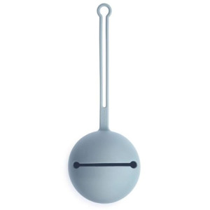 Etui pojemnik na smoczek Mushie Kula Powder Blue